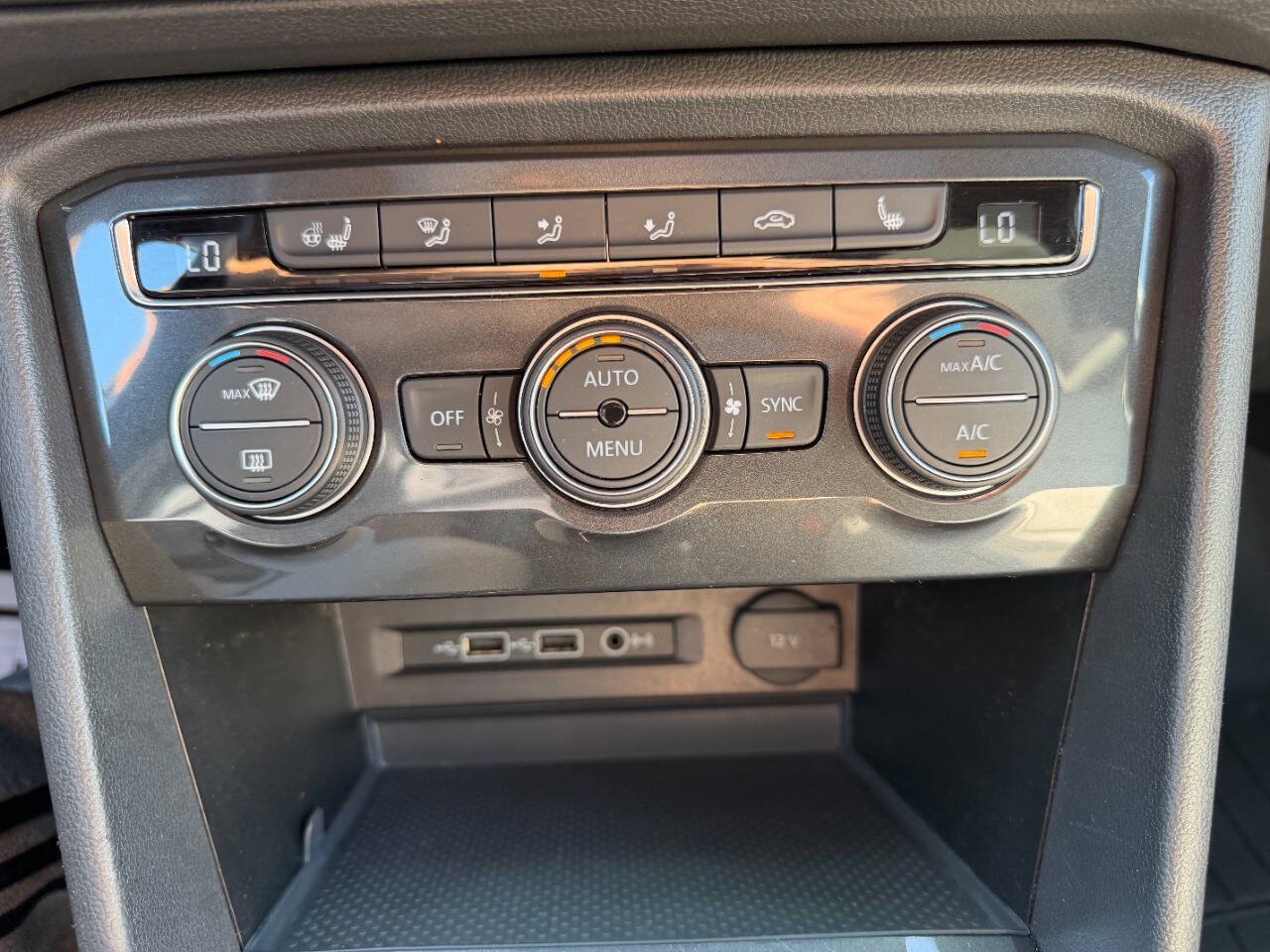 Used 2019 Volkswagen Tiguan SEL Premium R-Line AWD/4WD image 24