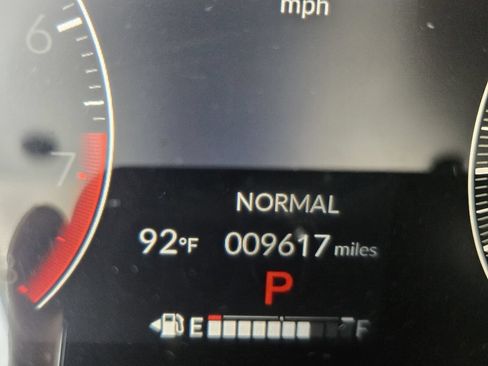 Certified 2025 Honda HR-V LX image 22