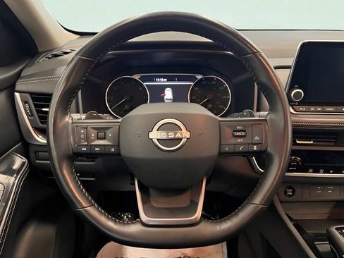 Used 2025 Nissan Rogue SV AWD/4WD image 13