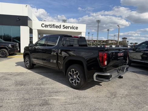 New 2026 GMC Sierra 1500 SLE w/ Preferred Package image 6