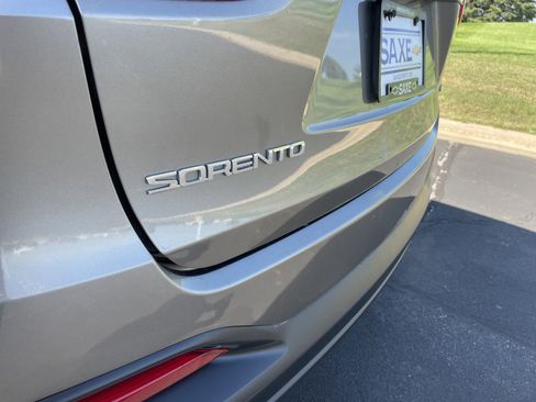 Used 2017 Kia Sorento AWD image 27