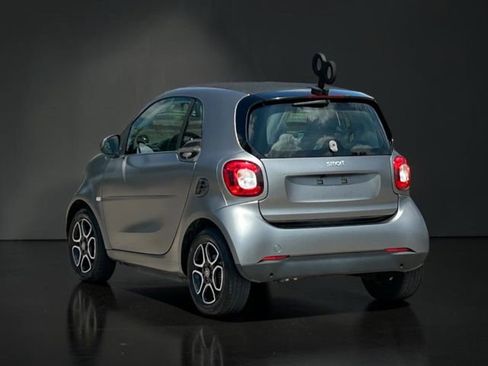 Used 2019 smart fortwo electric drive RWD image 5