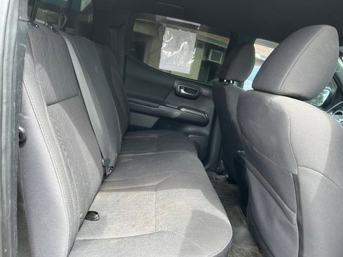 Used 2017 Toyota Tacoma TRD Off-Road w/ Tow Package image 15