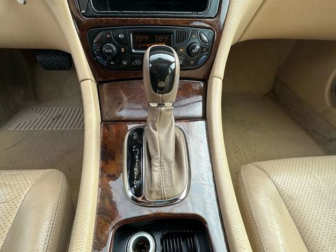 Used 2001 Mercedes-Benz C 320 Sedan image 23