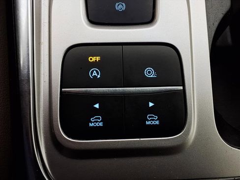 Used 2020 Ford Explorer XLT w/ Equipment Group 202A image 22