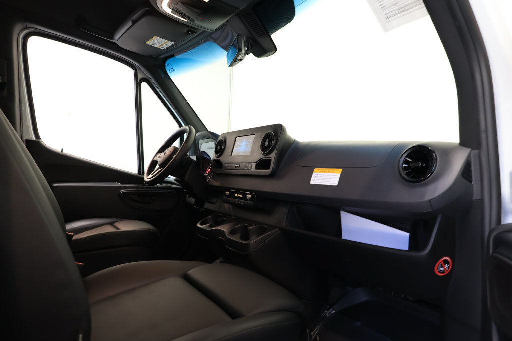 Used 2023 Mercedes-Benz Sprinter 2500 image 20