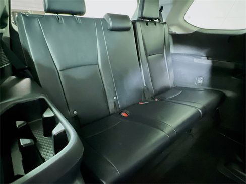 Certified 2024 Toyota Grand Highlander XLE image 24