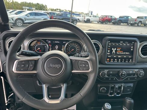 Used 2023 Jeep Wrangler Sahara image 16
