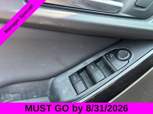 Used 2025 Chevrolet Equinox LT FWD image 13