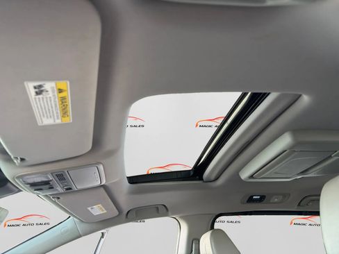 Used 2018 Honda Odyssey Touring image 37