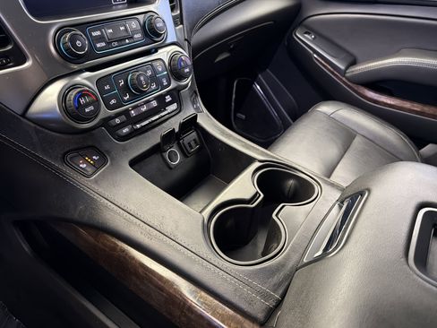 Used 2018 Chevrolet Suburban LT image 24