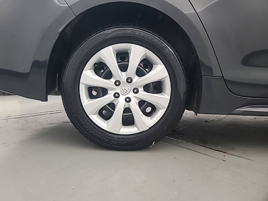 Used 2025 Toyota Corolla LE FWD image 11