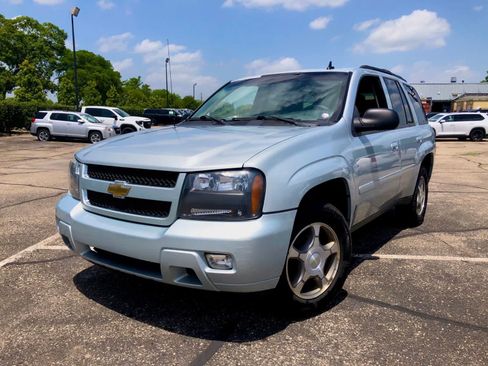 Used 2008 Chevrolet TrailBlazer LT w/ Sun And Sound Package RWD image 1