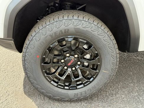 New 2026 GMC Canyon Elevation image 9