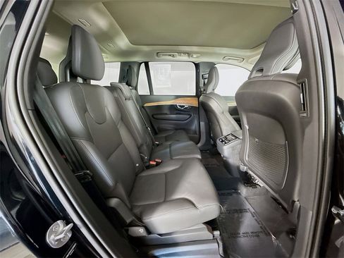 Certified 2025 Volvo XC90 B6 Plus image 29