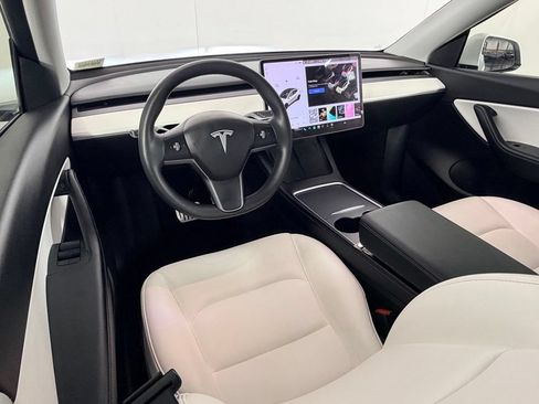 Used 2022 Tesla Model Y Performance AWD/4WD image 13