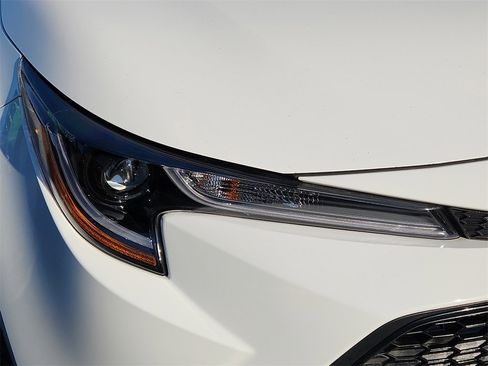 Used 2022 Toyota Corolla LE image 9