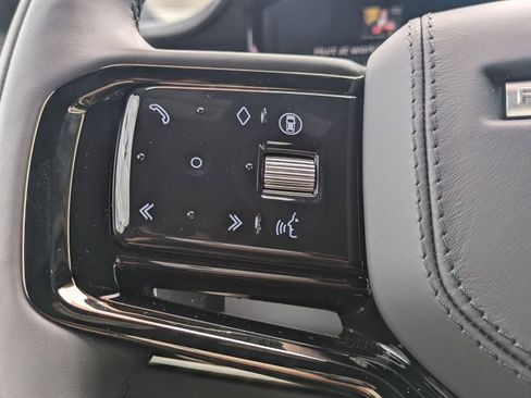 New 2026 Land Rover Range Rover Sport Dynamic SE AWD/4WD image 17