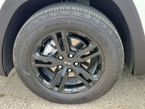 Used 2024 GMC Terrain AT4 w/ Tech Package AWD/4WD image 17