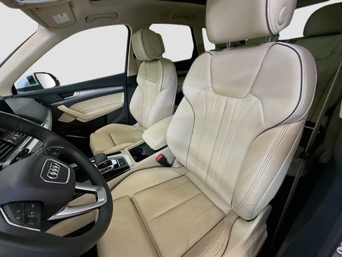 Used 2024 Audi Q5 2.0T Premium w/ Convenience Package image 13