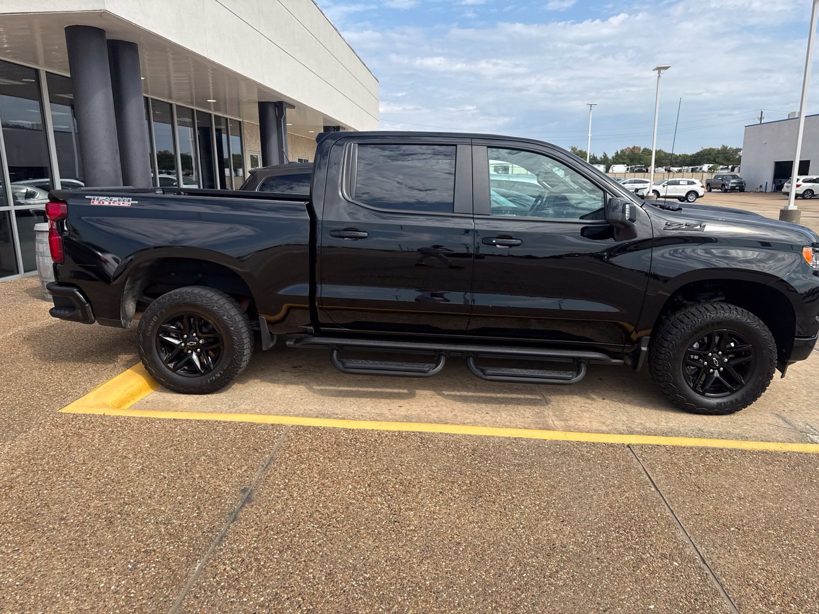 Used 2024 Chevrolet Silverado 1500 LT Trail Boss w/ LT Trail Boss Premium Package AWD/4WD image 20