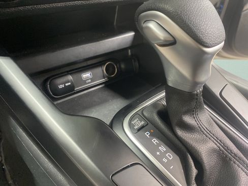 Used 2025 Kia Soul LX w/ LX Technology Package FWD image 21