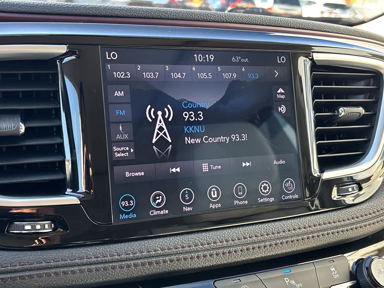 Used 2020 Chrysler Pacifica Limited FWD image 18
