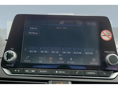 Used 2025 Nissan Altima 2.5 SV FWD image 11