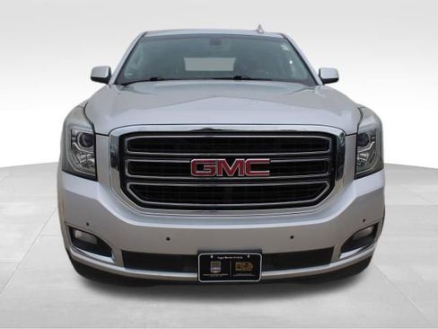 Used 2017 GMC Yukon SLE w/ SLE Value Package image 3