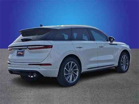 Used 2022 Lincoln Corsair Grand Touring image 4