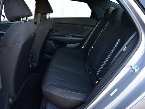 Used 2025 Hyundai Elantra Sport FWD image 19