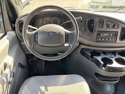 Used 2006 Ford E-250 and Econoline 250 Extended image 13