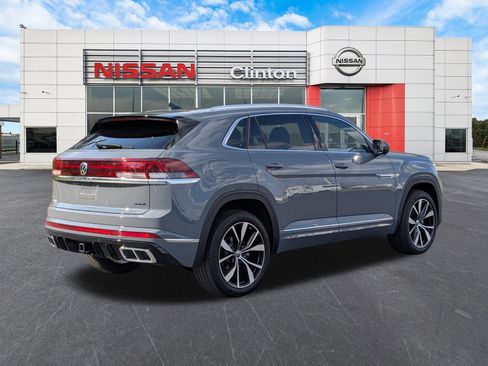Used 2025 Volkswagen Atlas Cross Sport SEL Premium R-Line AWD/4WD image 3