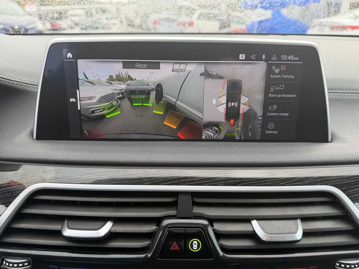 Used 2020 BMW 740i w/ M Sport Package RWD image 24