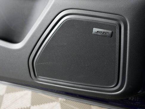 Certified 2026 Porsche Macan AWD/4WD image 16