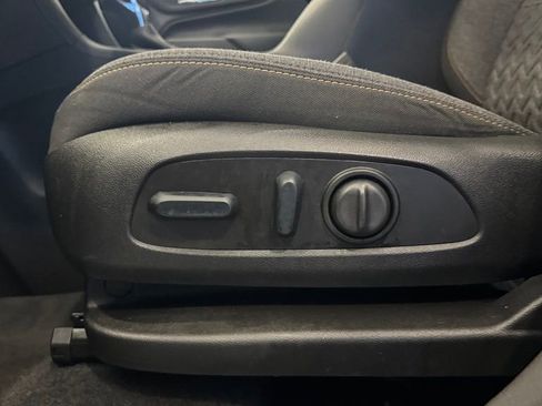 Used 2023 Chevrolet Equinox LT image 11