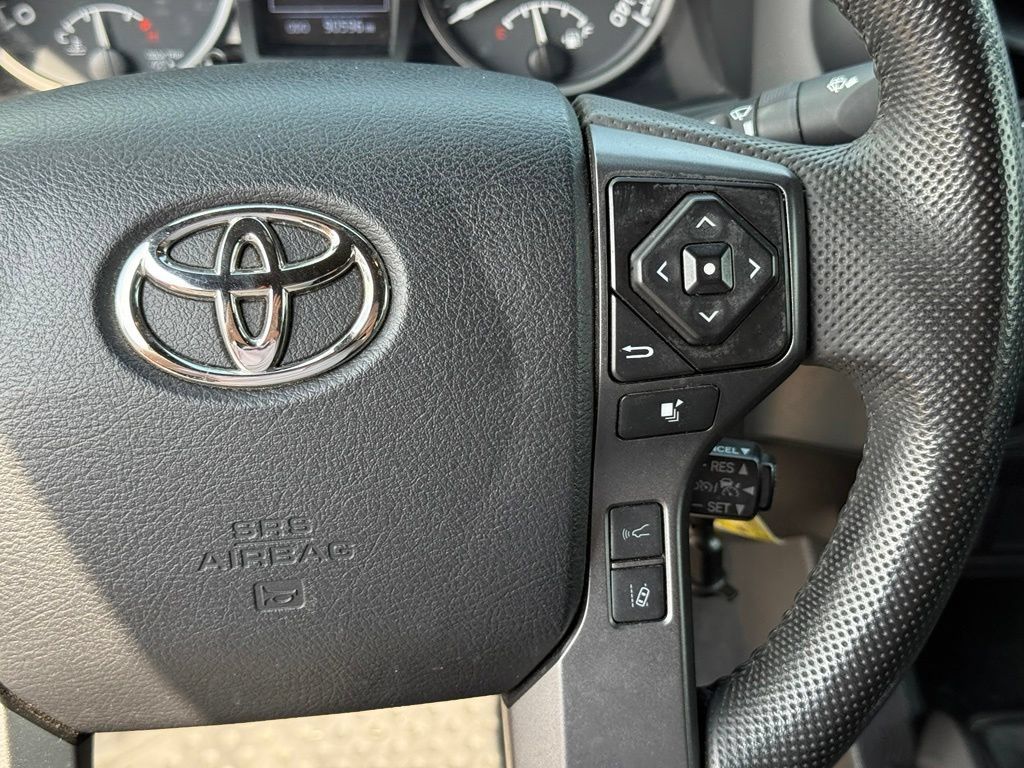 Used 2022 Toyota Tacoma TRD Off-Road w/ Technology Package AWD/4WD image 17