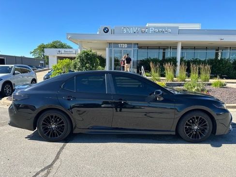 Used 2021 Toyota Camry SE AWD/4WD image 3