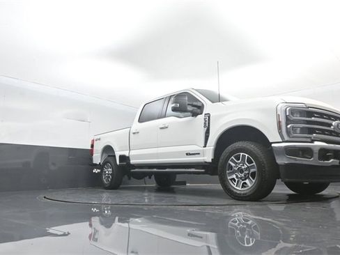 Used 2025 Ford F350 Lariat image 28