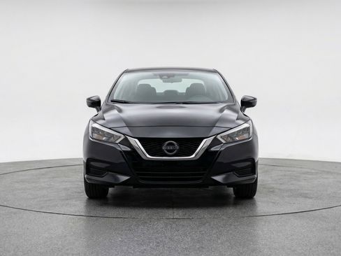 Used 2025 Nissan Versa SV FWD image 2