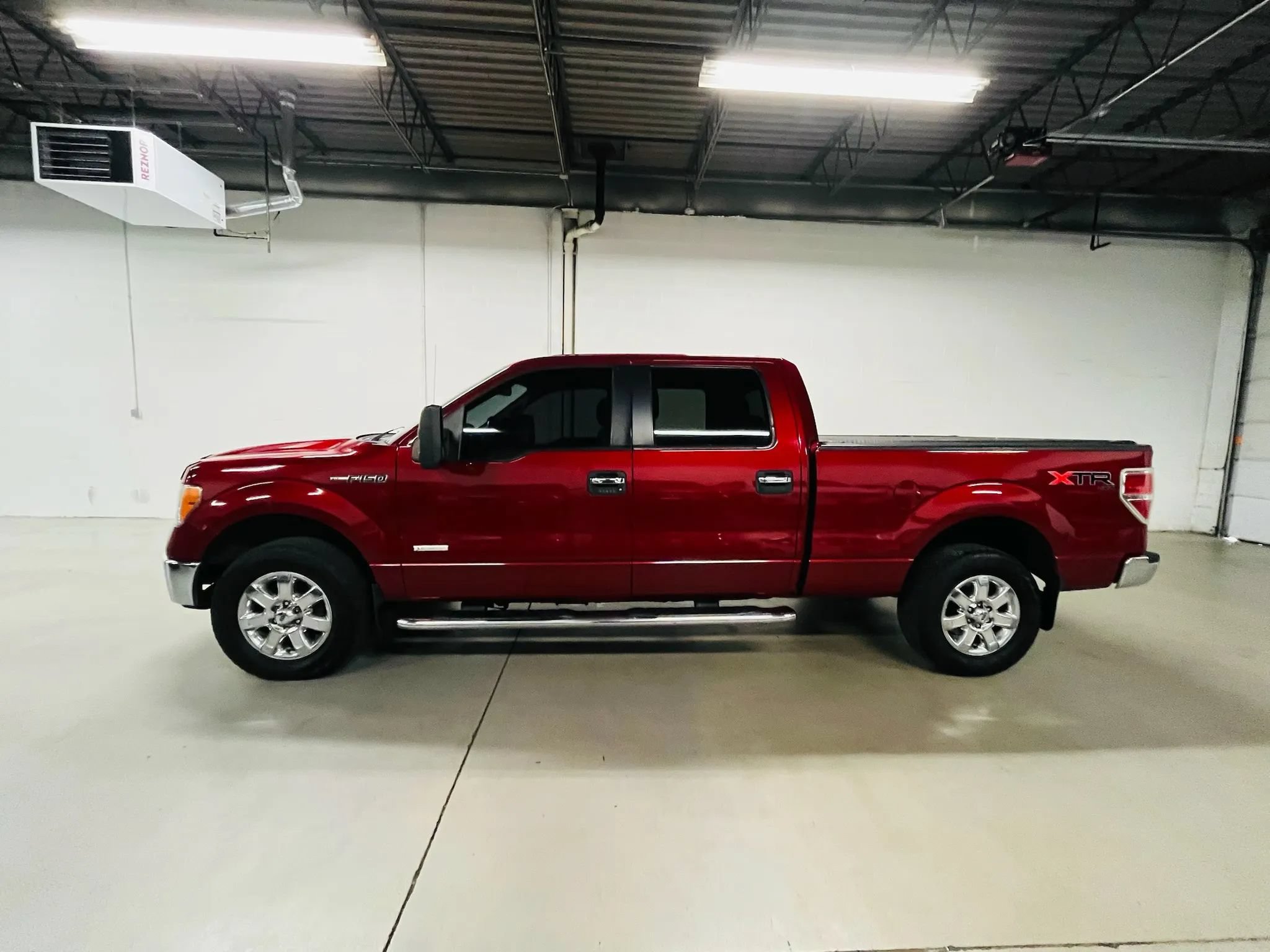 Used 2014 Ford F150 XLT w/ Equipment Group 302A Luxury AWD/4WD image 5