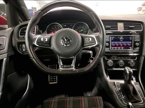 Used 2020 Volkswagen Golf 4-Door FWD image 5