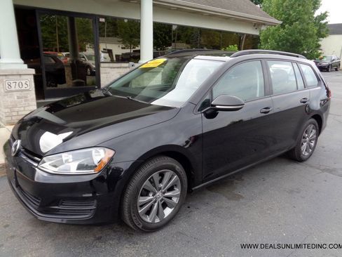 Used 2017 Volkswagen Golf S AWD/4WD image 1