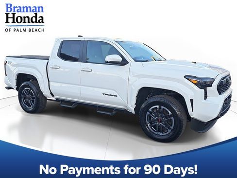 Used 2025 Toyota Tacoma TRD Sport image 1