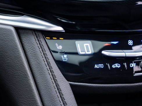 Certified 2025 Cadillac XT6 Premium Luxury w/ Platinum Package AWD/4WD image 31