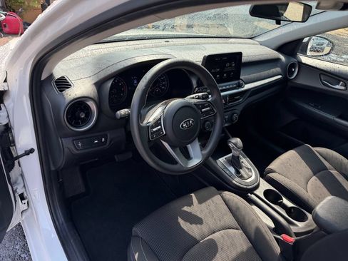 Used 2020 Kia Forte LXS FWD image 18