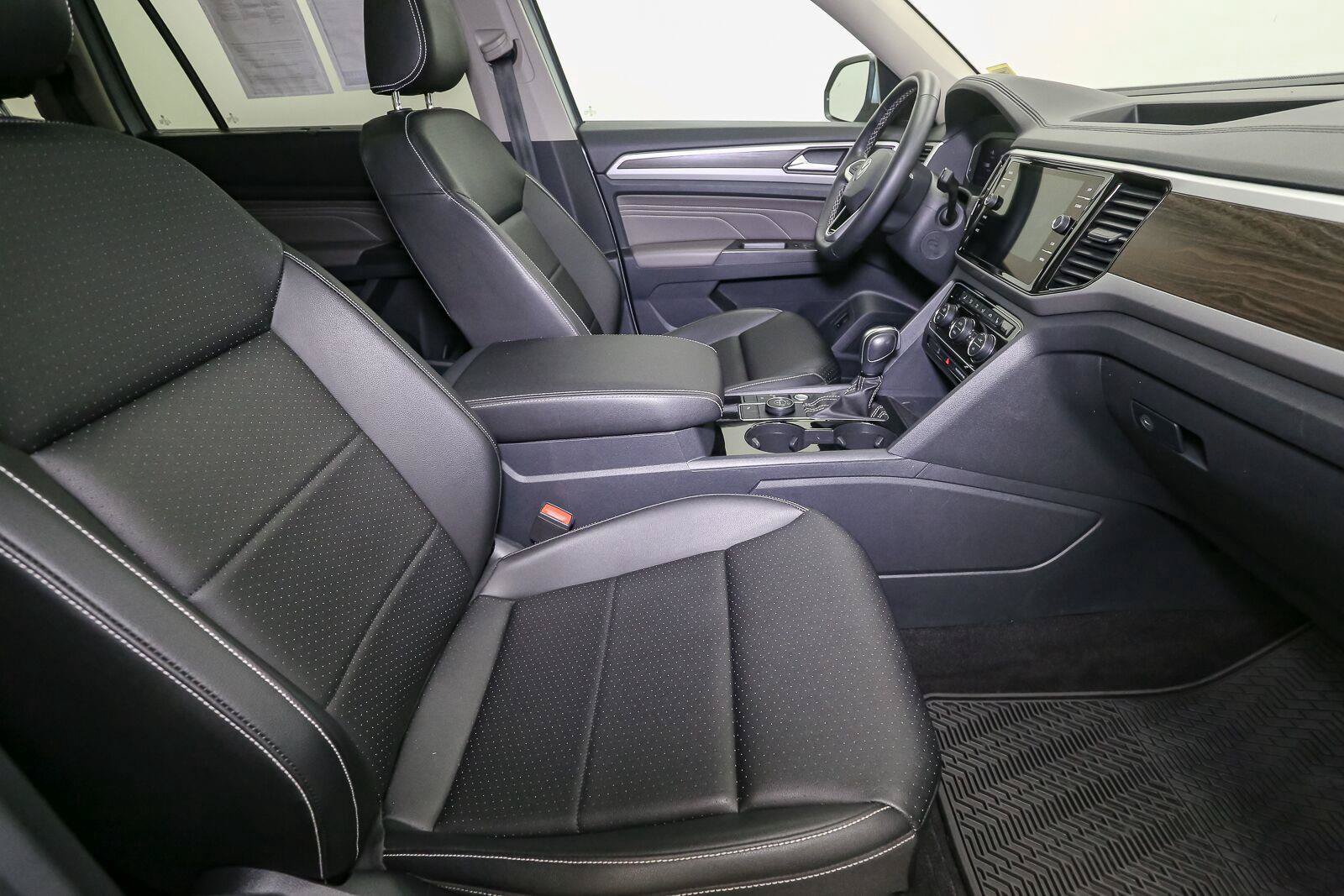 Certified 2023 Volkswagen Atlas SE w/ Panoramic Sunroof Package AWD/4WD image 22