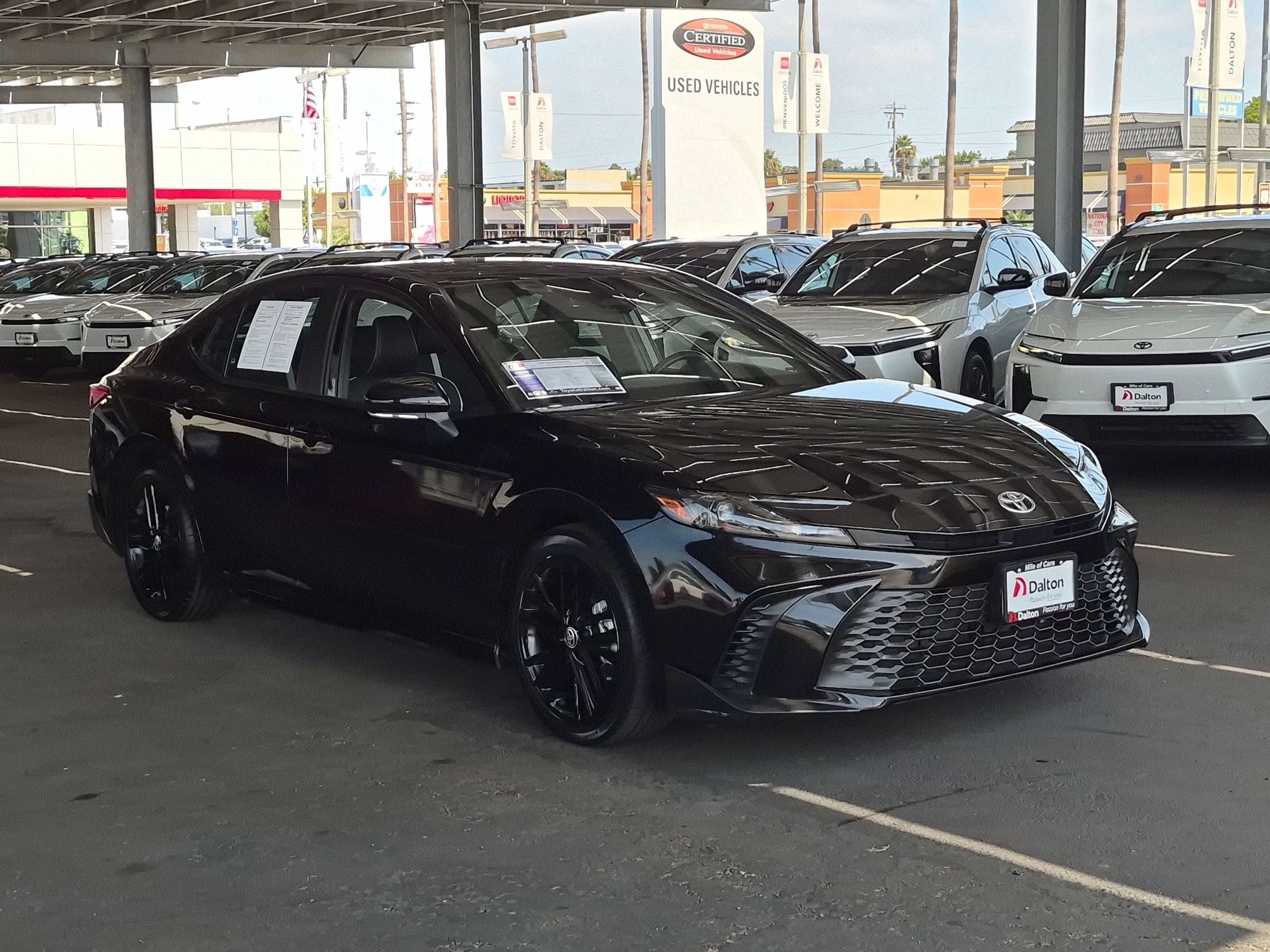 Used 2025 Toyota Camry SE FWD image 2