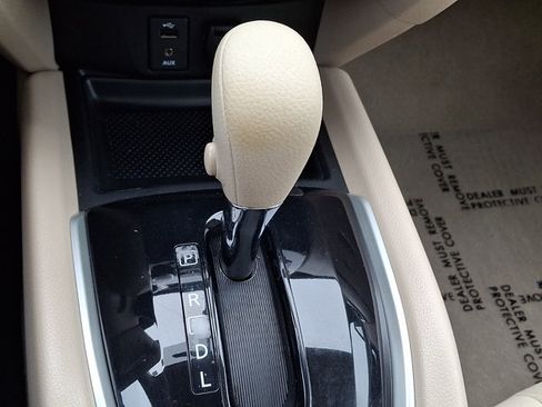 Used 2015 Nissan Rogue SV w/ SV Premium Package AWD/4WD image 15
