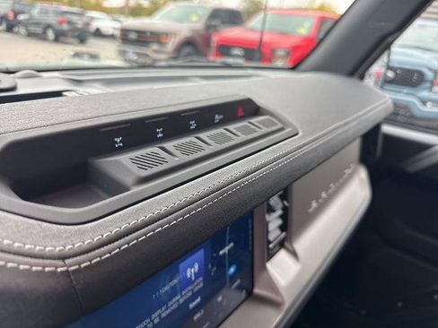 New 2025 Ford Bronco Outer Banks w/ Sasquatch Package AWD/4WD image 21